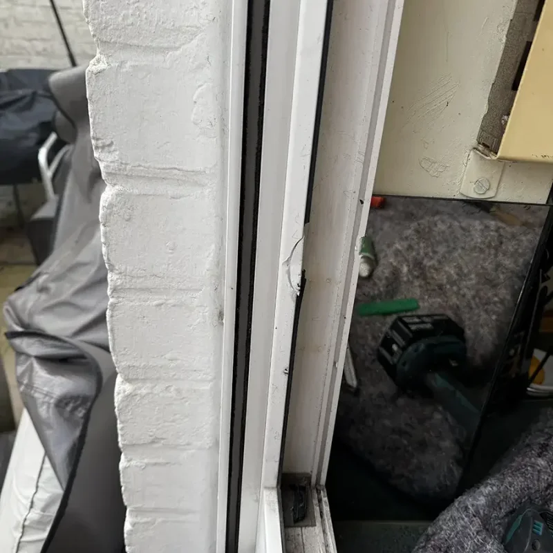 Réalisation - Réparation d'un châssis en PVC